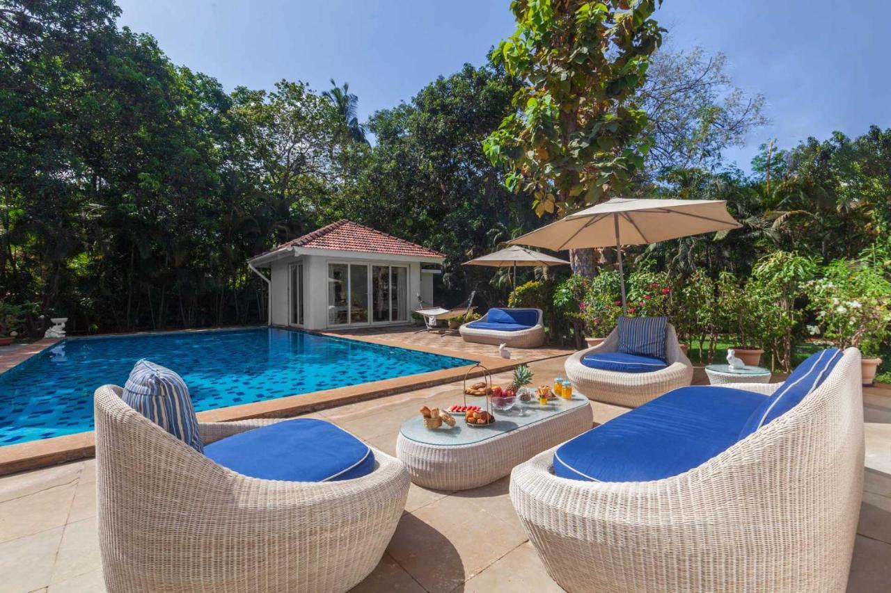 Hamptons Charm By Stayvista Luxury 5Br With Pool, Lawn & Table Tennis Алибаг Экстерьер фото